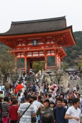 14-Kiyomizu-dera entrance